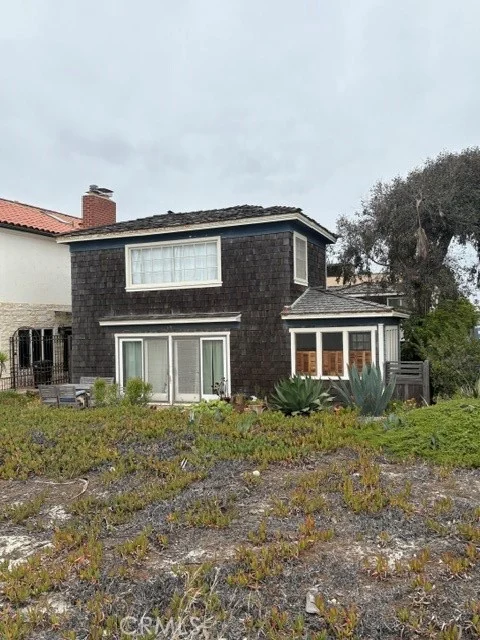 7 70th, Long Beach