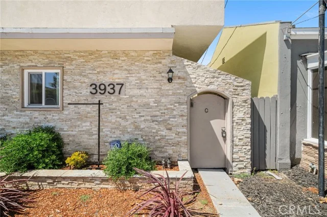 3937 Long Beach photo 4