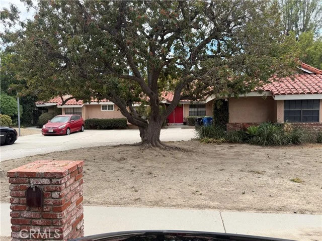 21720 Los Alimos photo 2