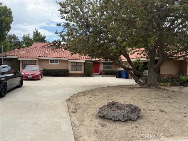21720 Los Alimos photo 3