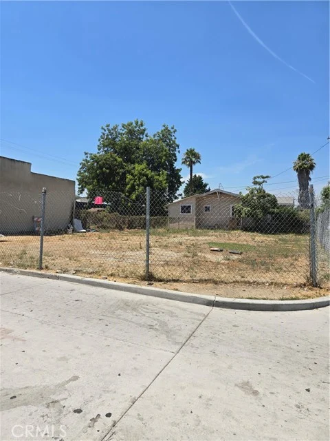 6203 Compton Avenue photo 1