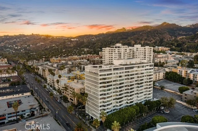7135 Hollywood #1010 photo 2