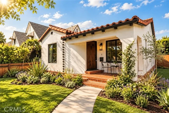 3300 Thelma photo 5