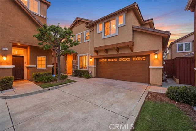3677 W Chapman photo 2