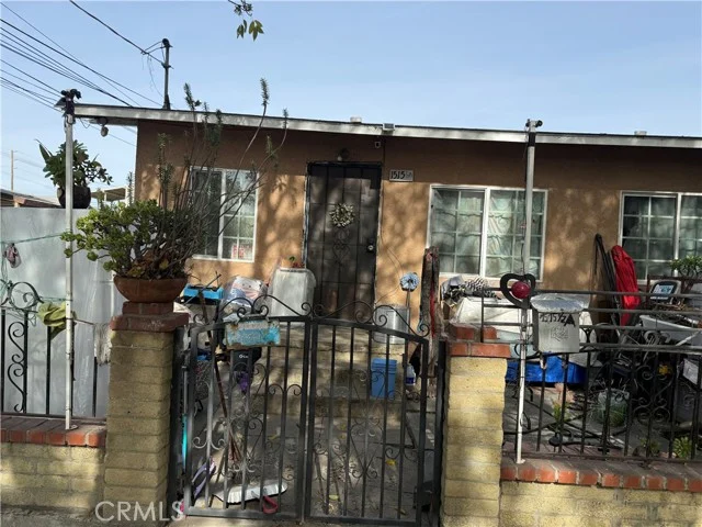 1515 E Young photo 4