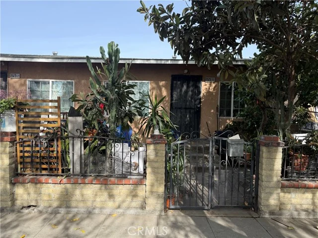 1515 E Young photo 5