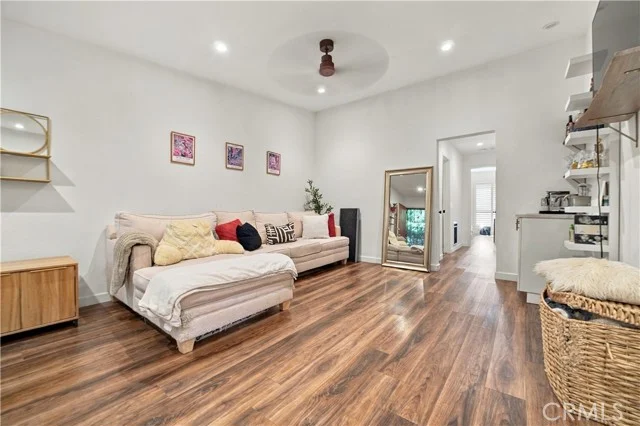 756 N Inglewood #14 photo 2