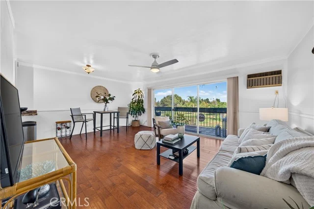 1061 Park Avenue #306, Long Beach