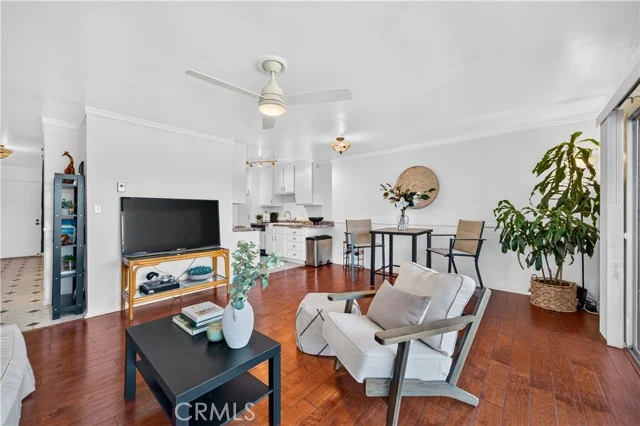 1061 Park Avenue #306 photo 4