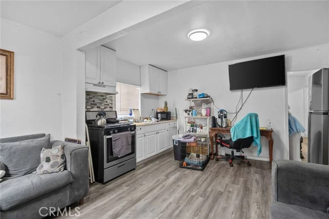 9538 Compton Avenue photo 4