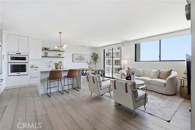 100 S Doheny #707 photo 3