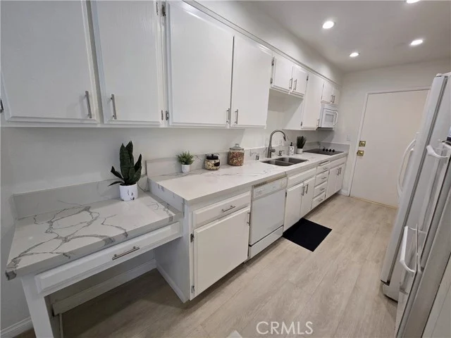4647 Willis Avenue #220 photo 5