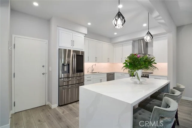 5216 Yarmouth Avenue #307 photo 3