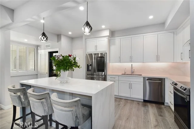 5216 Yarmouth Avenue #307 photo 4
