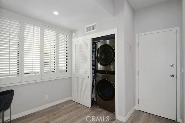 5216 Yarmouth Avenue #307 photo 5