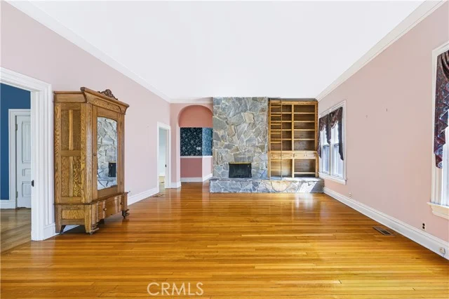 624 Esplanade photo 2