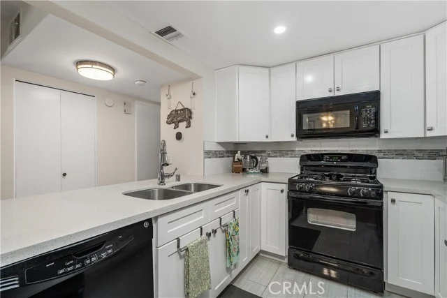 15155 Sherman Way #60, Van Nuys