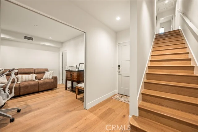 10612 Bloomfield Street photo 3