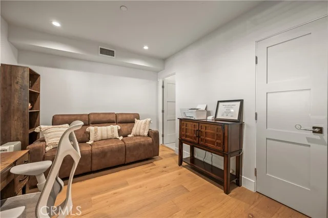 10612 Bloomfield Street photo 5