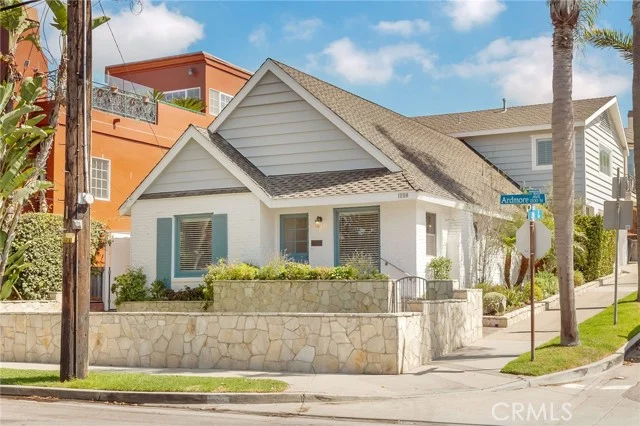 1200 N Ardmore Avenue photo 3