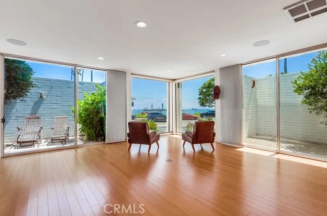 2999 E Ocean Boulevard #120 photo 2
