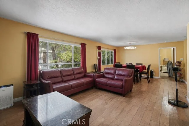 18601 Collins #D30, Tarzana