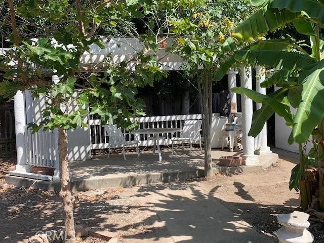 1826 Wellington Road photo 3