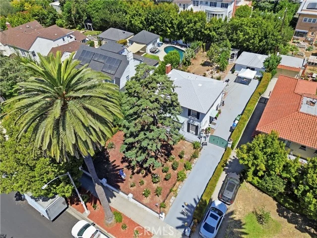 1826 Wellington Road photo 5