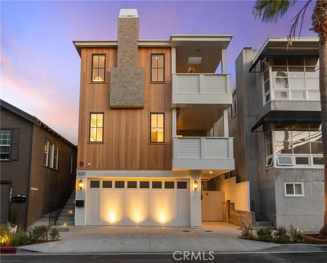 320 1st St, Manhattan Beach