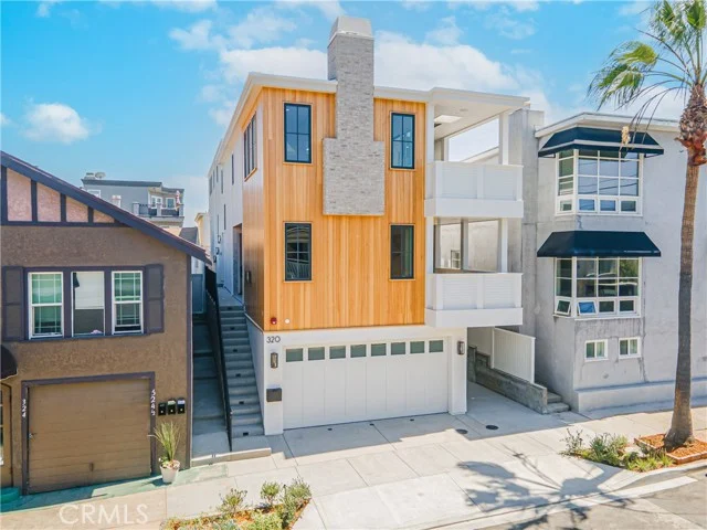 320 1st St photo 3