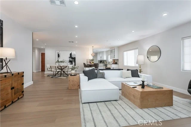 6853 Willis Avenue photo 3