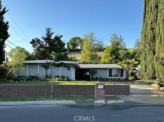 26261 Veva Way, Calabasas