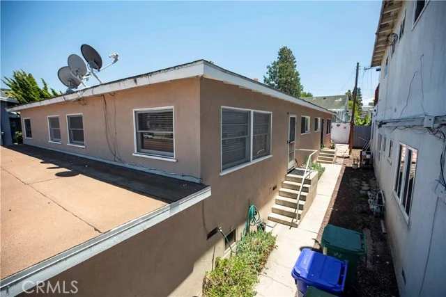1426 Manhattan Beach photo 3