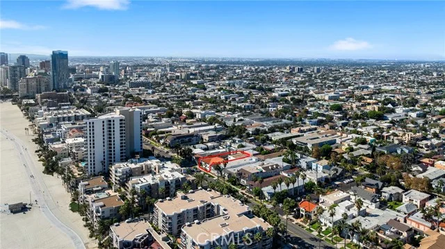 1325 E Ocean photo 4