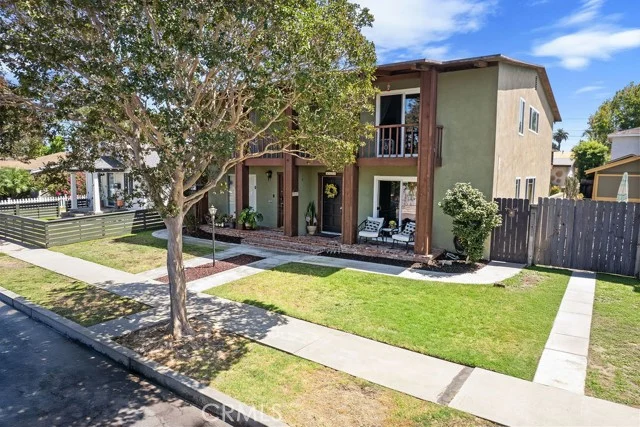 4124 E Theresa photo 2