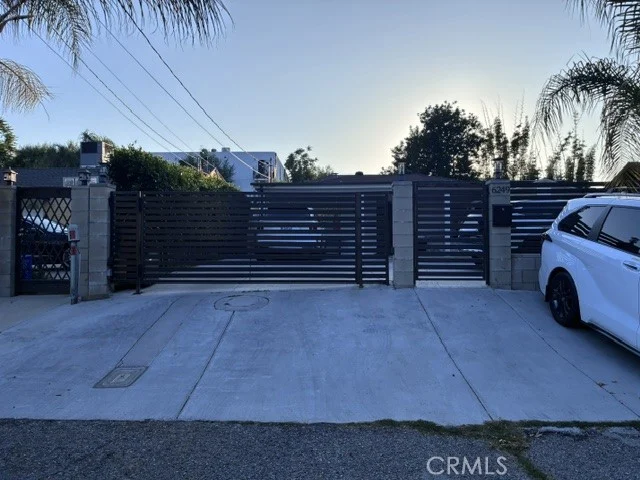 6249 Longridge, Van Nuys