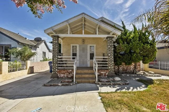 5600 Smiley, Los Angeles