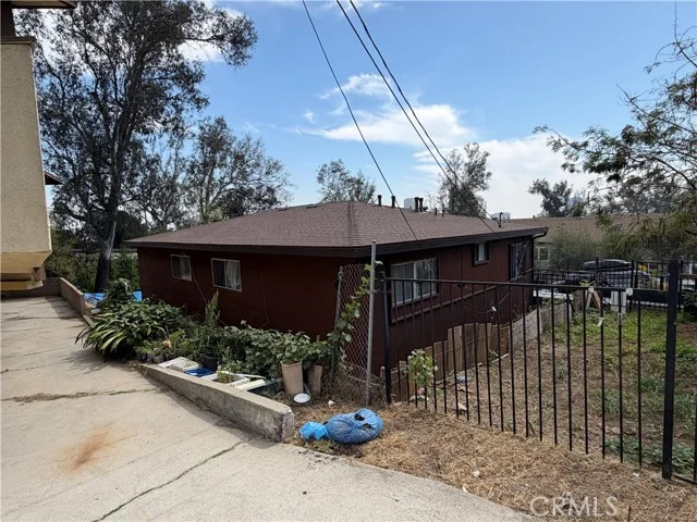 1495 stadium way photo 4