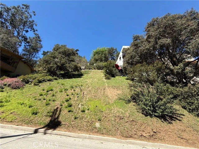 8583 Lookout Mountain Avenue photo 2