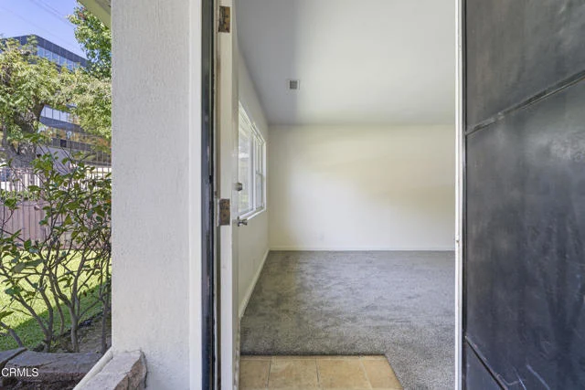 838 Colorado Boulevard photo 3