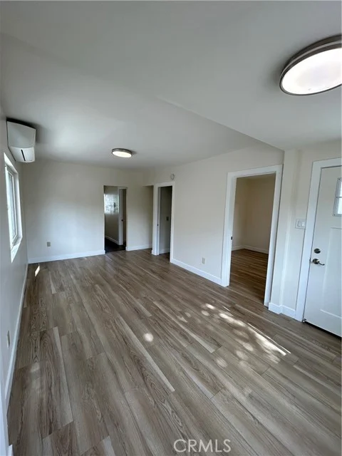 2033 W Burnett Street photo 3