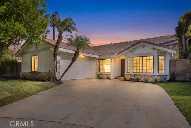 5922 Julian Lane, Tarzana