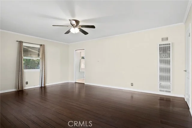 17806 Erwin St photo 4
