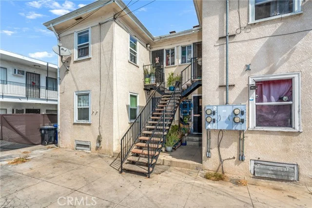 1102 W 18th photo 3