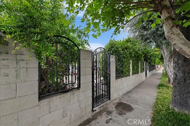 3529 10th Avenue photo 2
