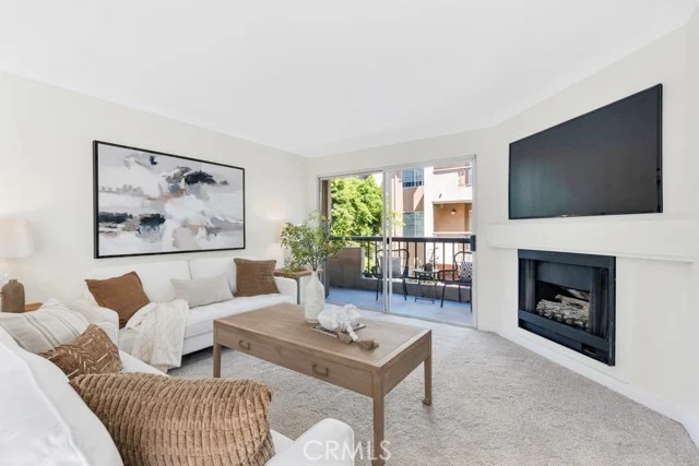 5535 Canoga Avenue #215 photo 2