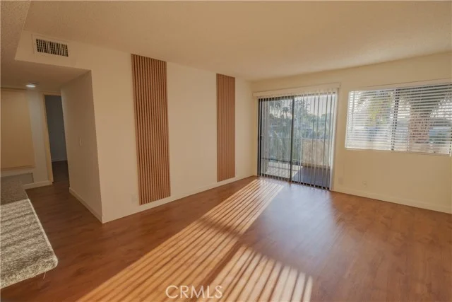 1140 Pacific Ave #20 photo 2