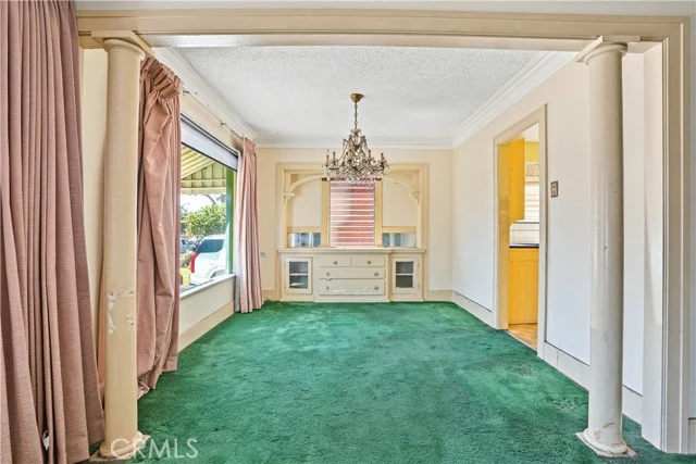1023 W 73rd photo 5
