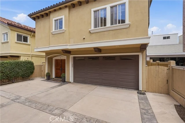 520 N Elena #B photo 2