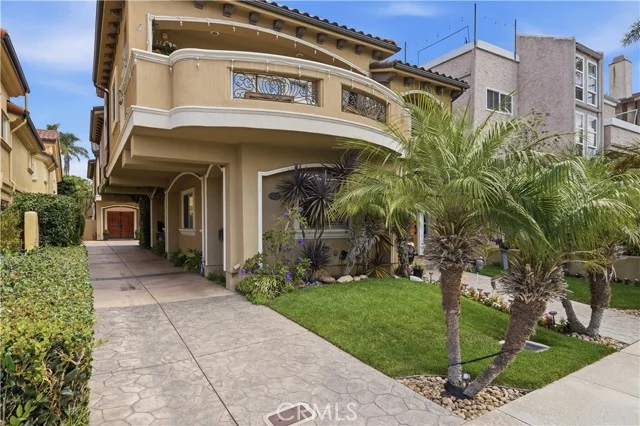 520 N Elena #B photo 3